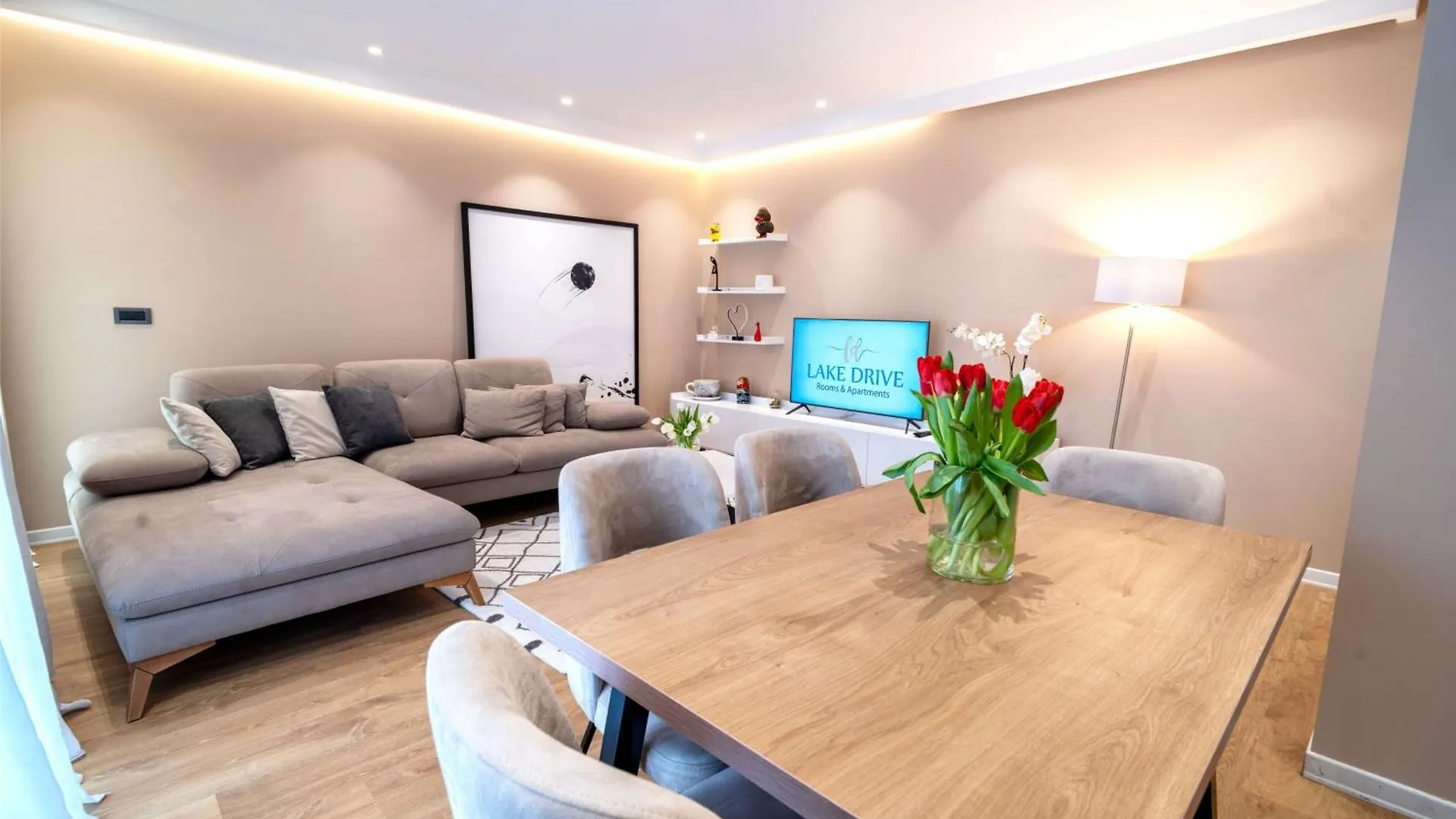 아파트호텔 Lake Drive Rooms&Apartments 티라나