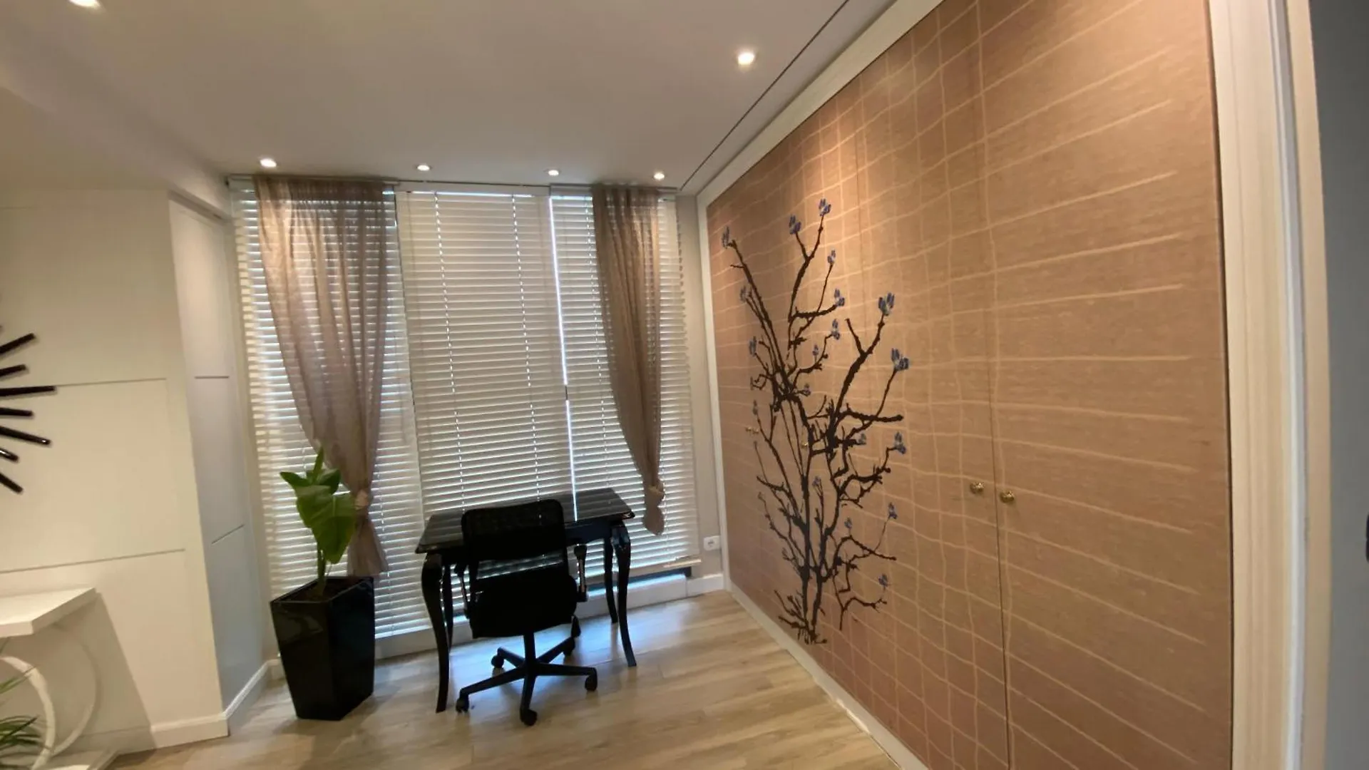 Lake Drive Rooms&Apartments 티라나 알바니아
