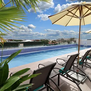 holiday-inn-express-playa-del-carmen-riviera-maya.quintano-roohotels.com/