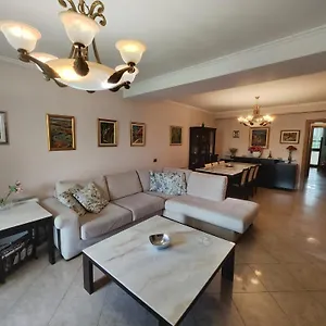 إيه فلاور إن شقة