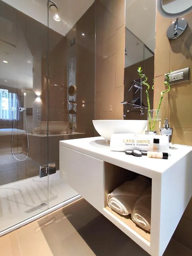 Lake Drive Rooms&Apartments Tirana Apartahotel