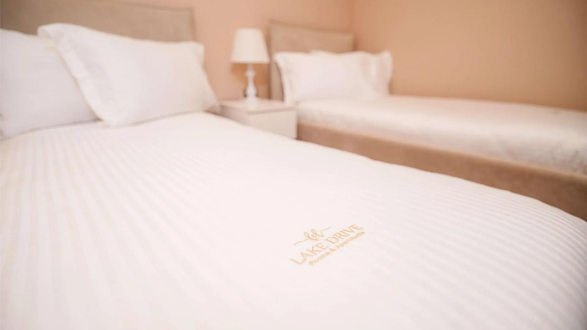 **** Apartahotel Lake Drive Rooms&Apartments Tirana Albania