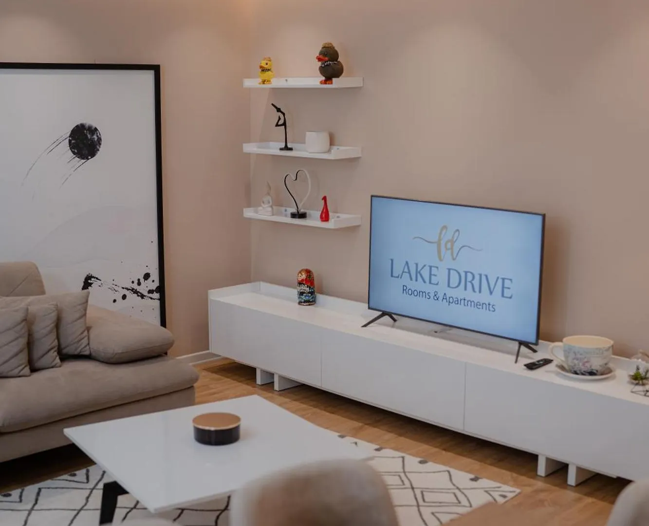 Lake Drive Rooms&Apartments Tirana Apartahotel