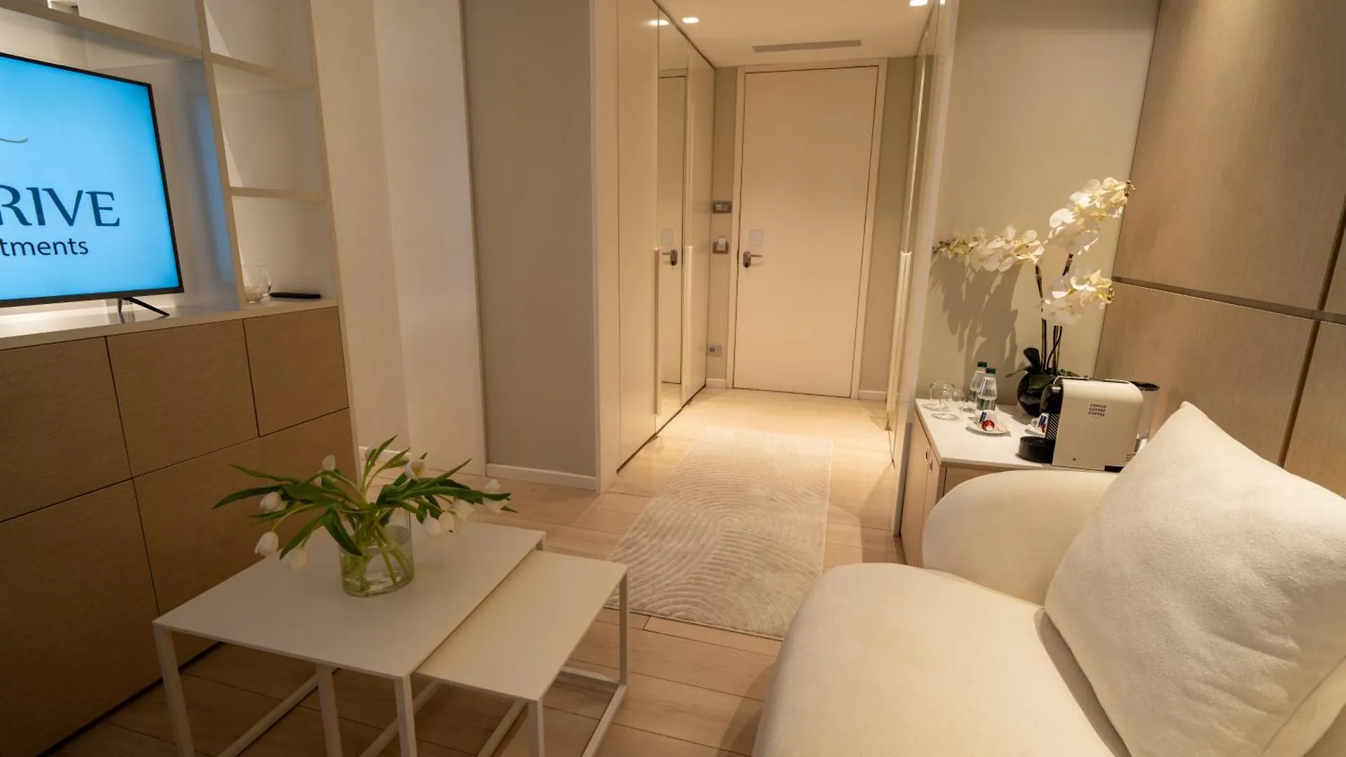 Apartahotel Lake Drive Rooms&Apartments Tirana