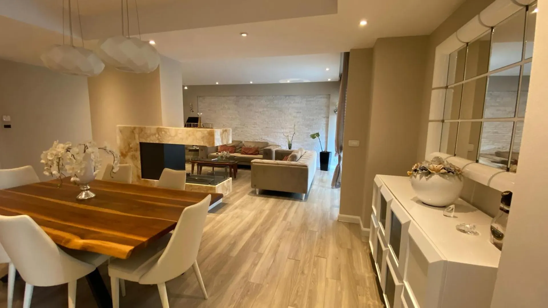 Lake Drive Rooms&Apartments Tirana